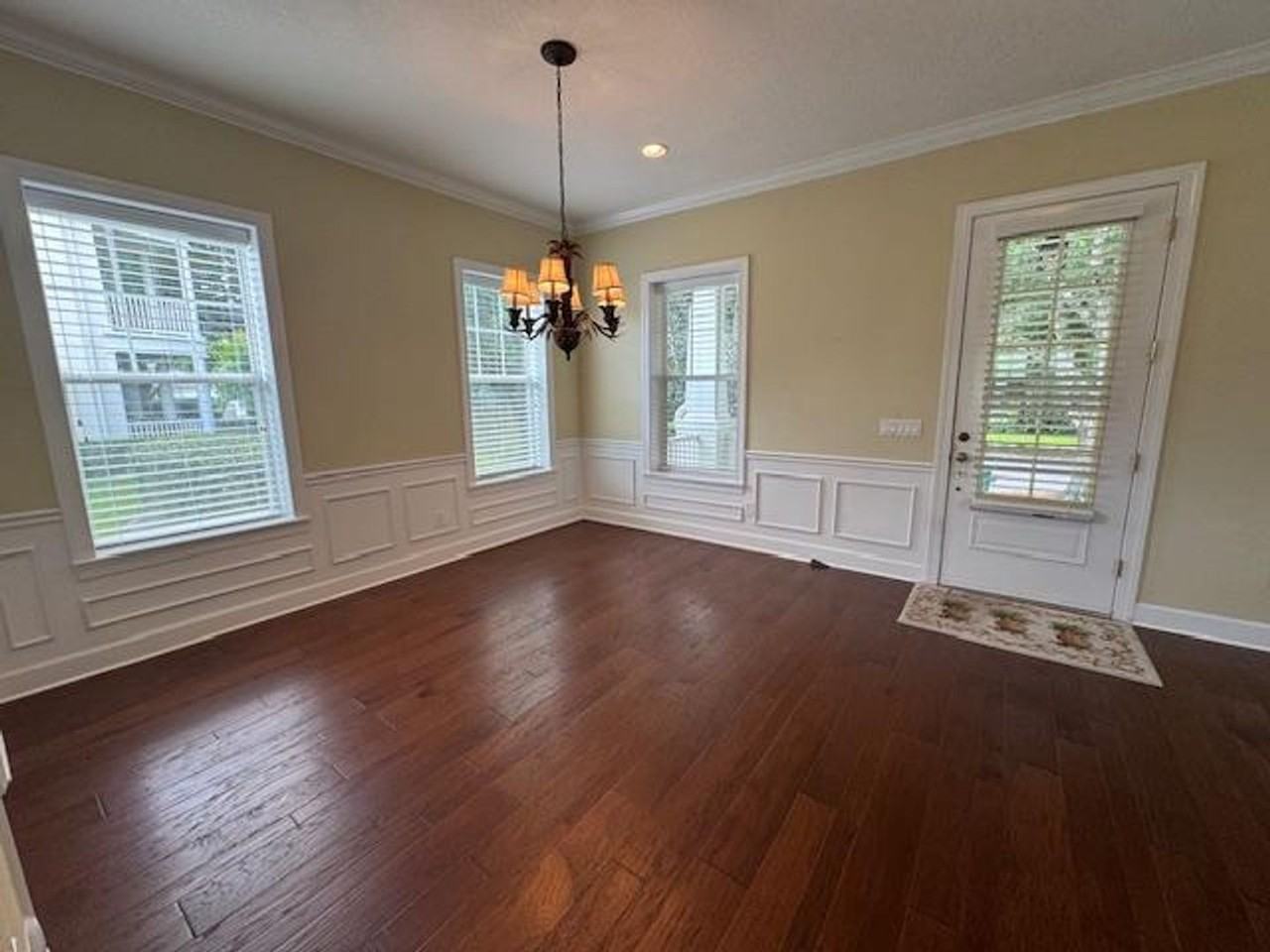 1442 Stickley Ave - Photo 4 of 45