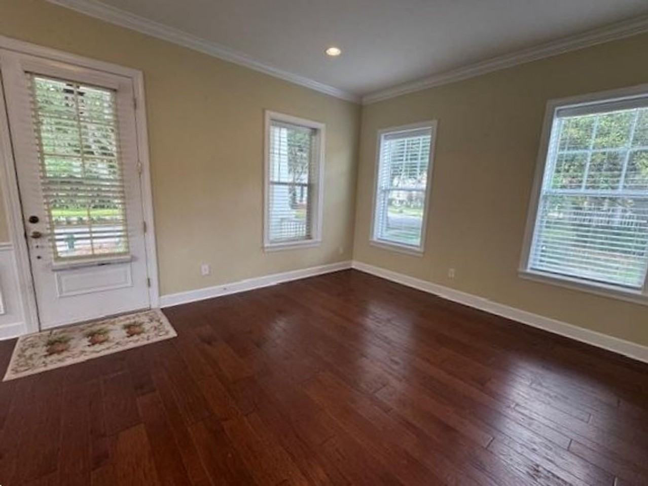 1442 Stickley Ave - Photo 5 of 45