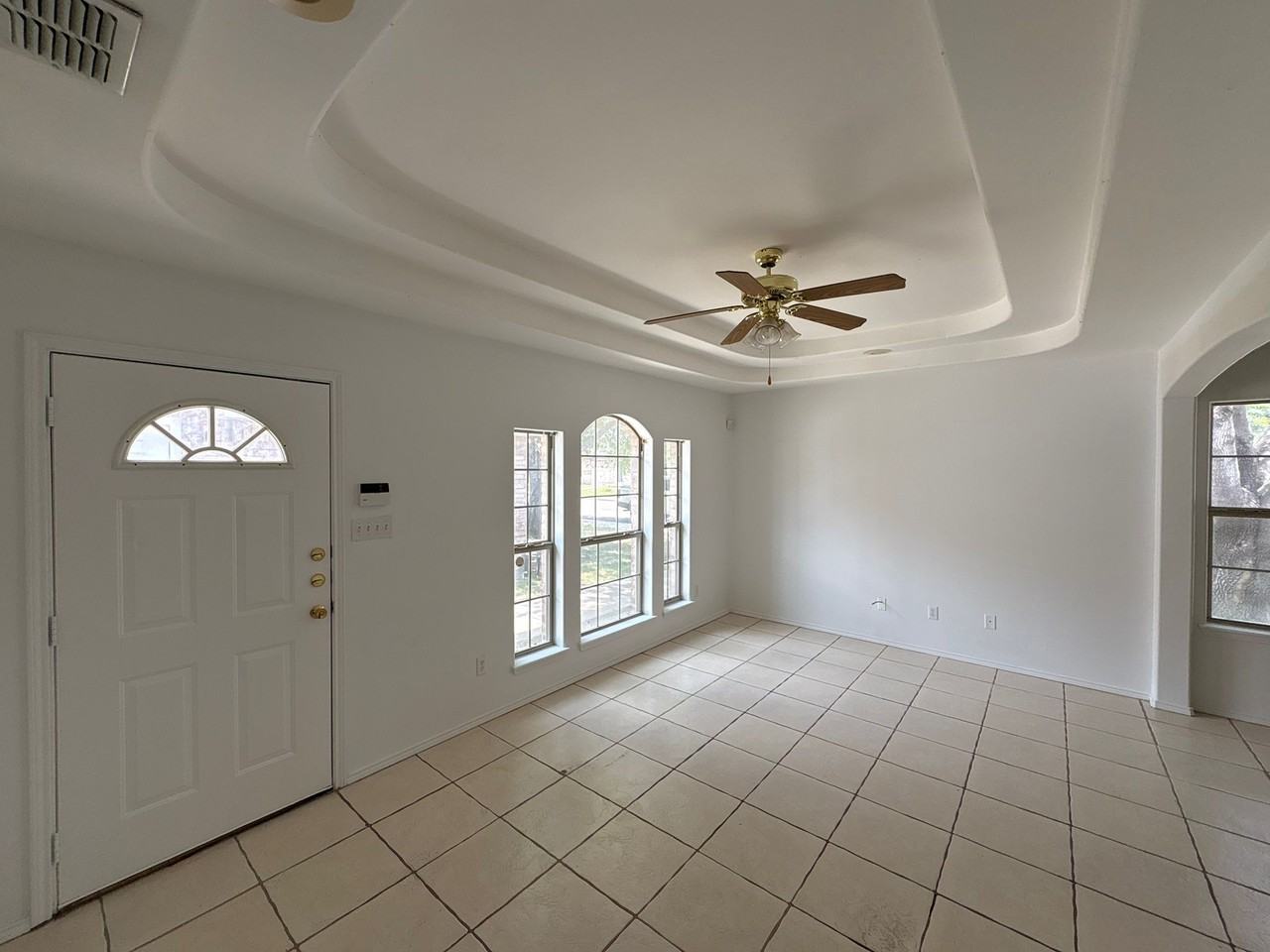 2207 Candlelight Ln #4 - Photo 3 of 11