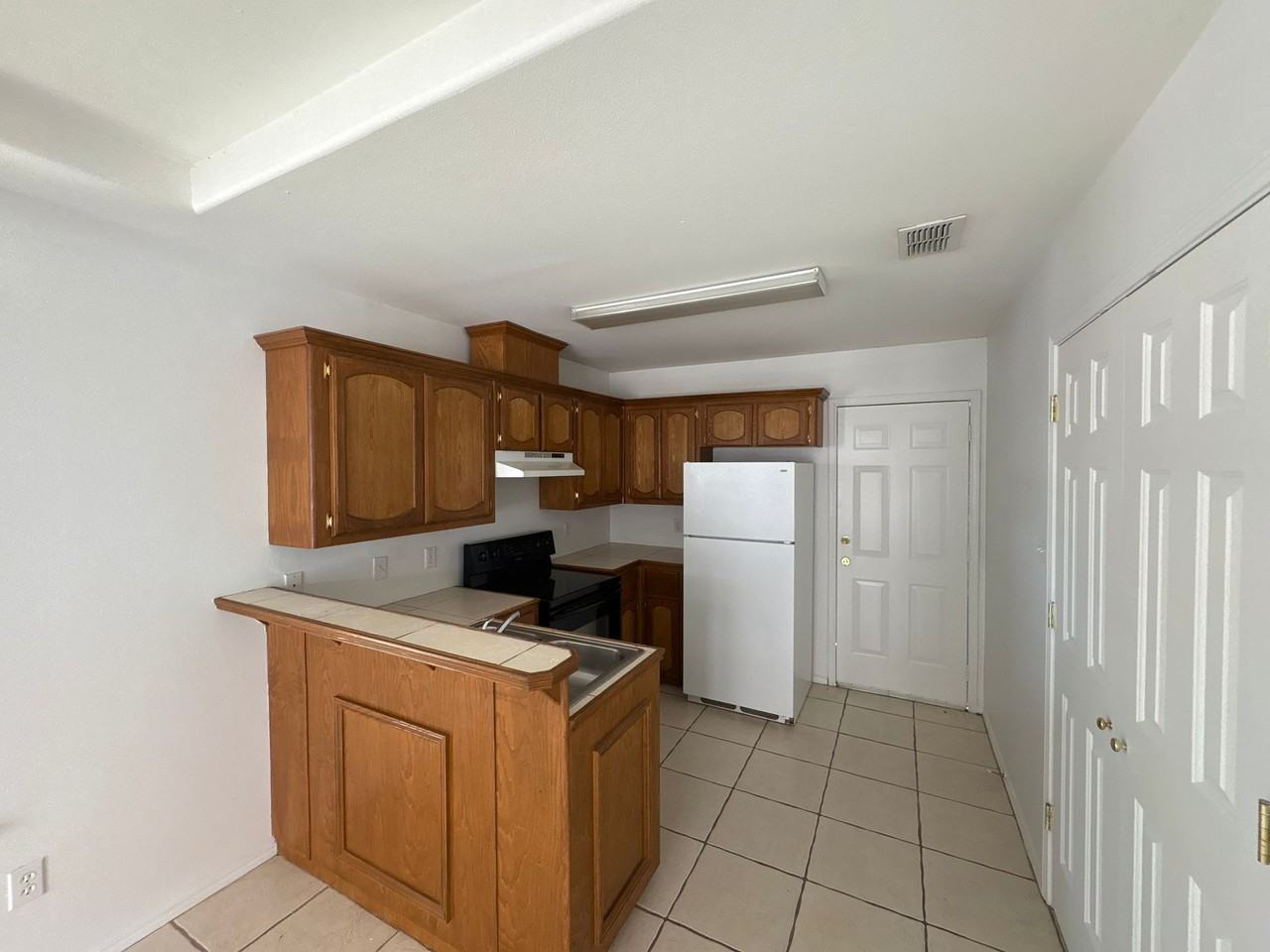 2207 Candlelight Ln #4 - Photo 5 of 11
