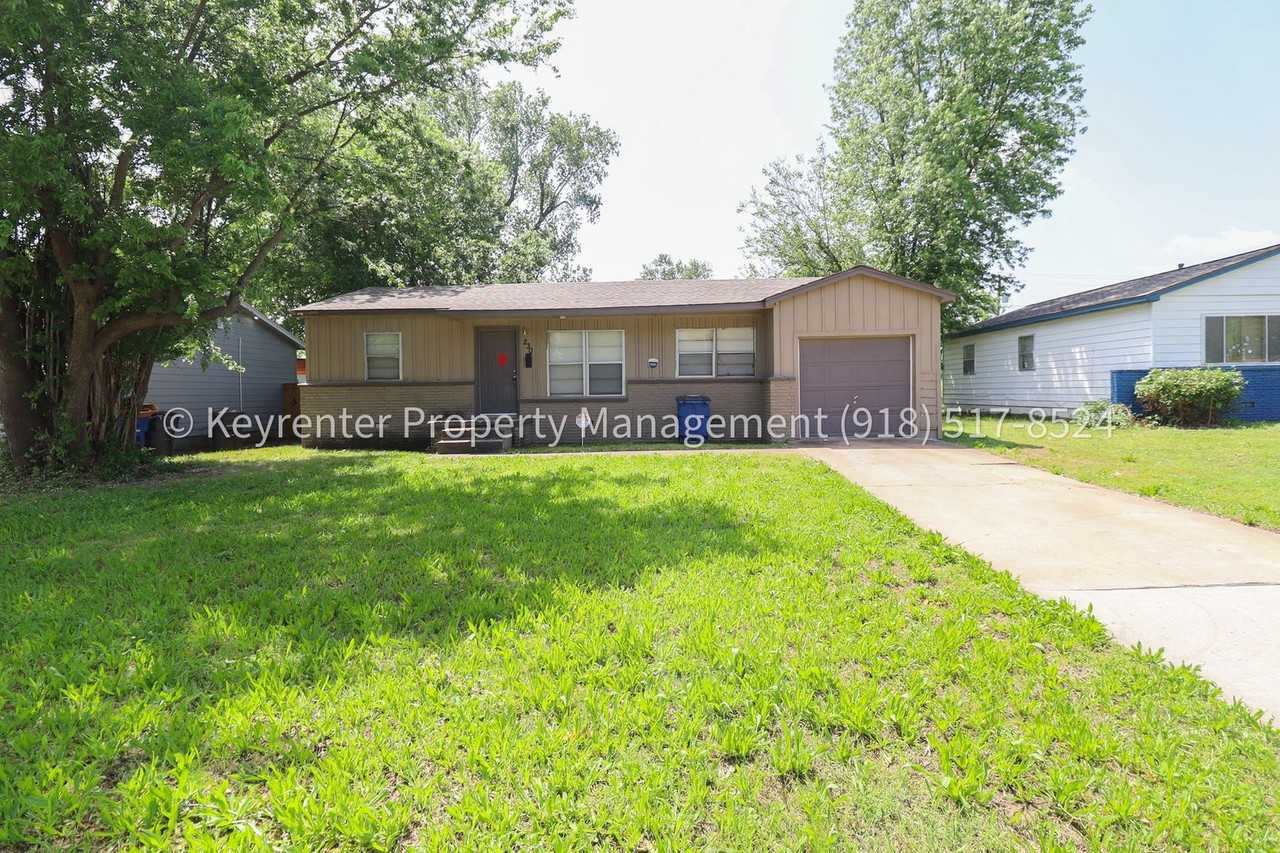 230 E 51st Pl N - Photo 2 of 24