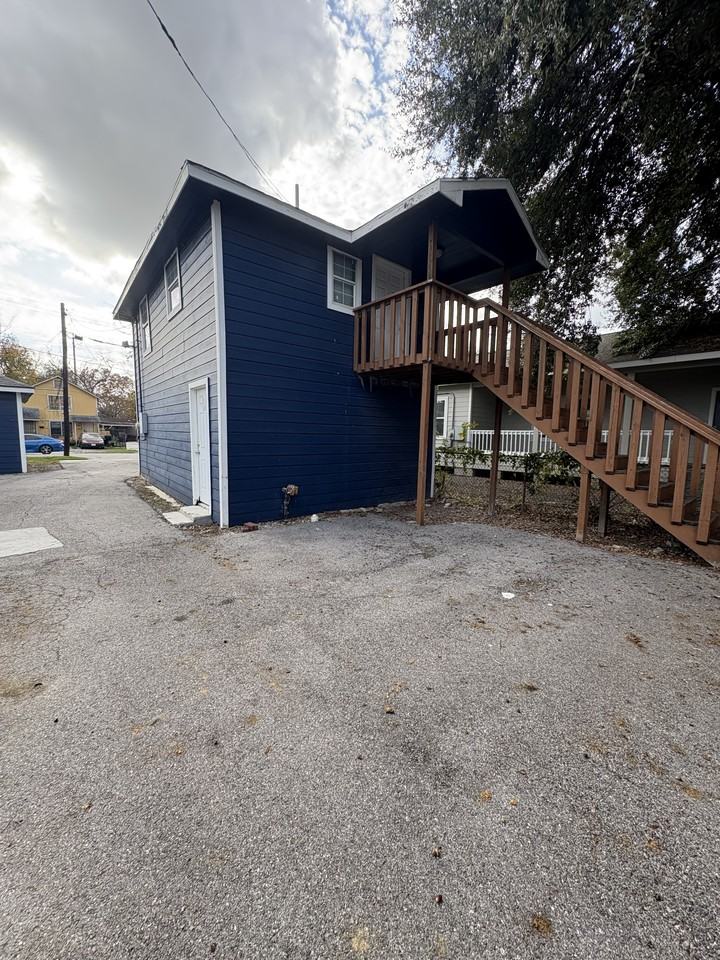 503 71st St #2 - Photo 2 of 2