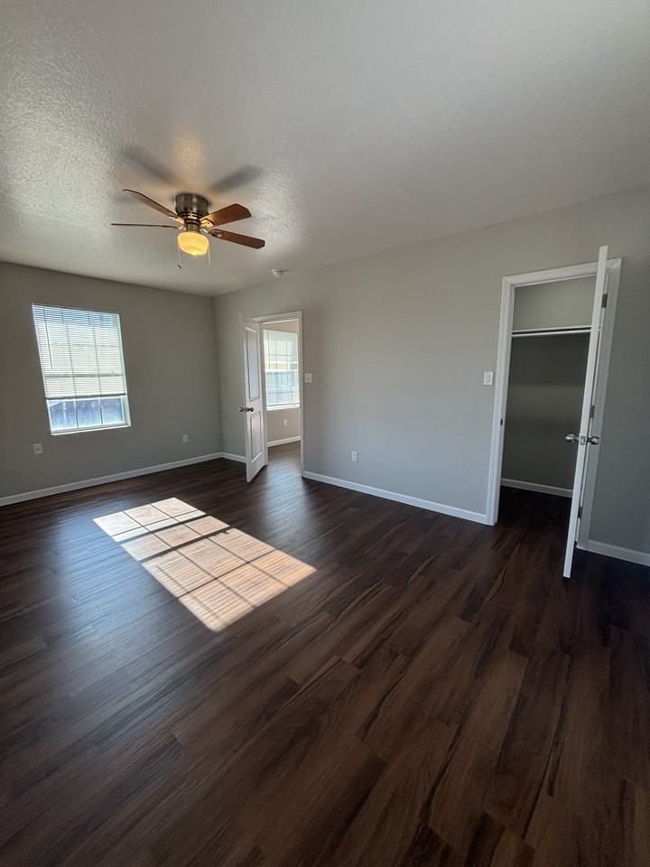 507 71st StreetUnit D #18 - Photo 2 of 11
