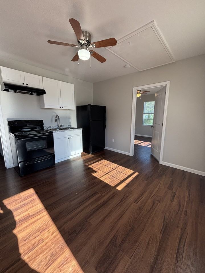 507 71st StreetUnit D #18 - Photo 3 of 11