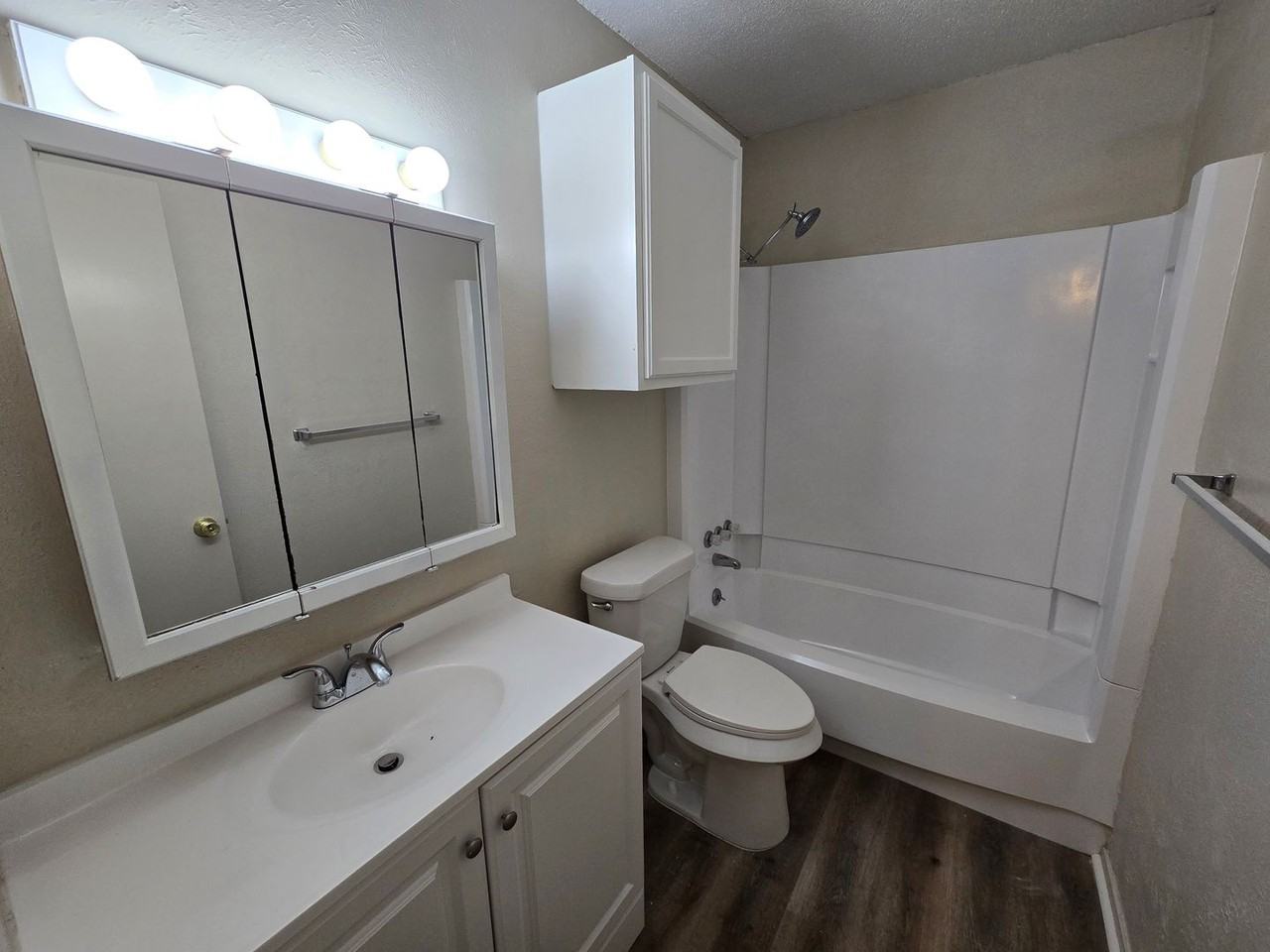 4200 Boyett St Apt D - Photo 6 of 6