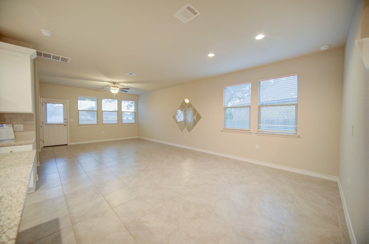 8842 White Crown #1 - Photo 5 of 22