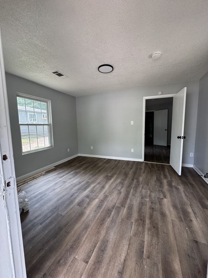 639 W Pleasant Ave #1 - Photo 2 of 5