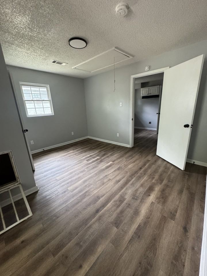 639 W Pleasant Ave #1 - Photo 5 of 5