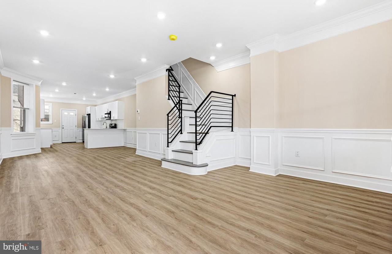 806 S 56th St #1 - Photo 2 of 16