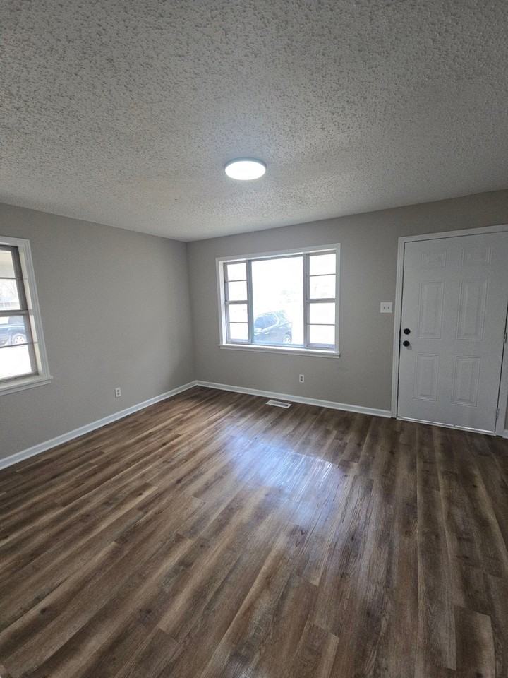 134 Young St #1 - Photo 5 of 13