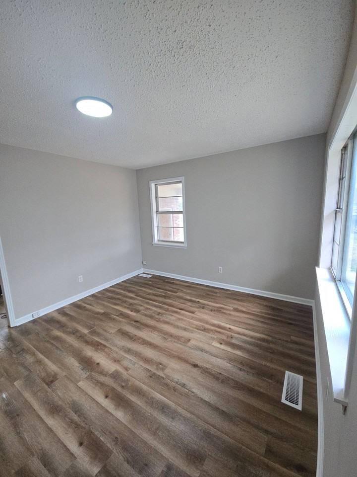 134 Young St #1 - Photo 6 of 13