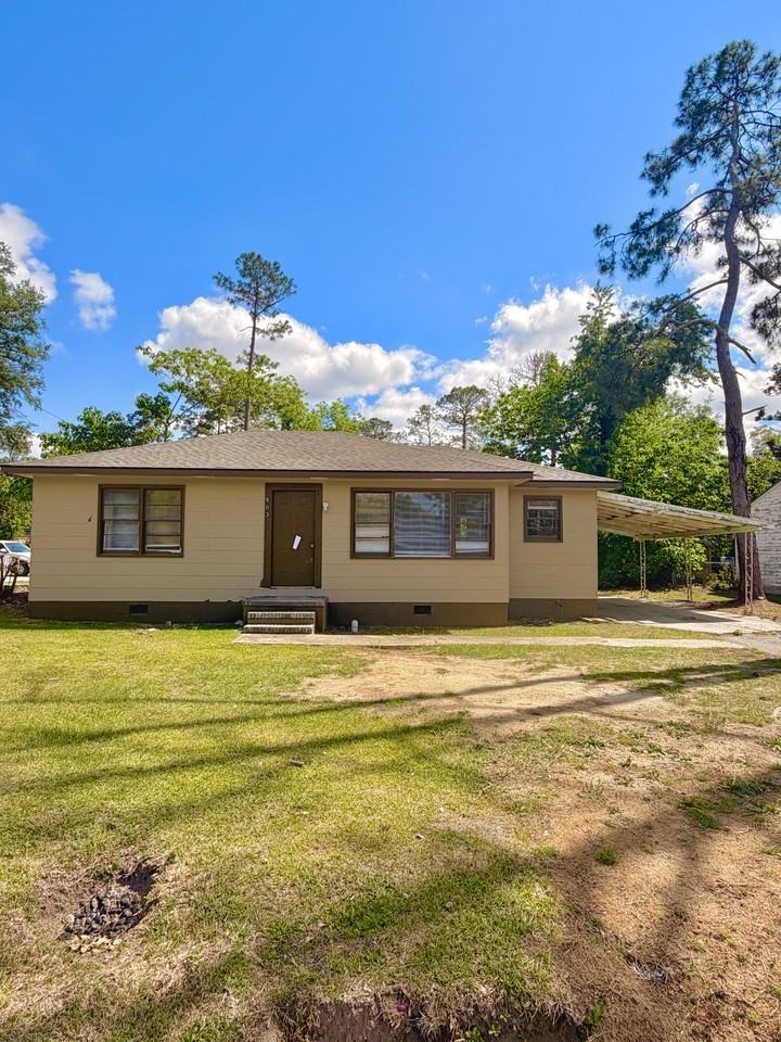 803 Lausanne Dr #1 - Photo 2 of 17