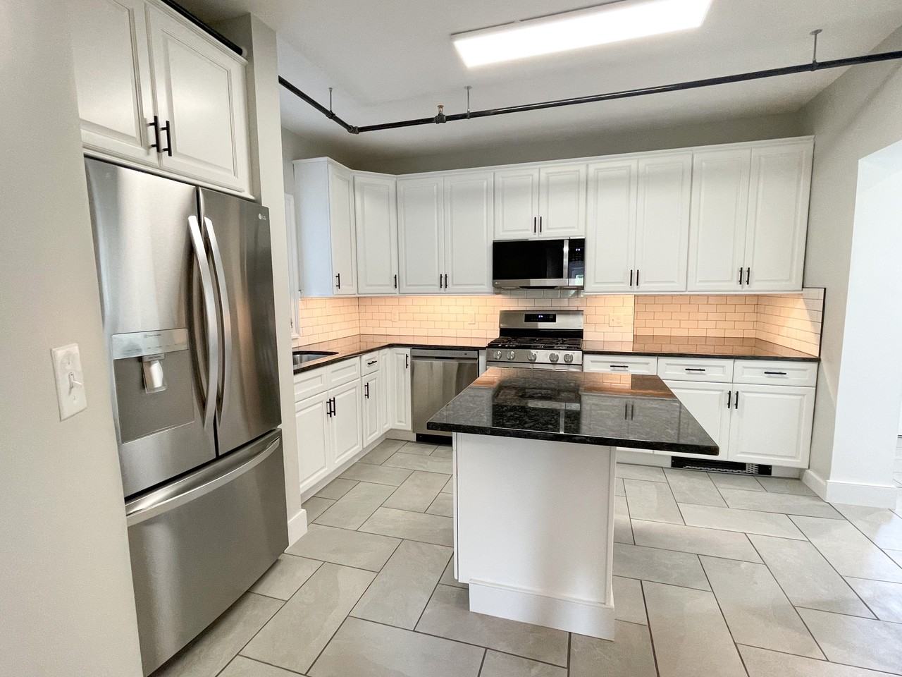 53 S Clover St #1 - Photo 5 of 22