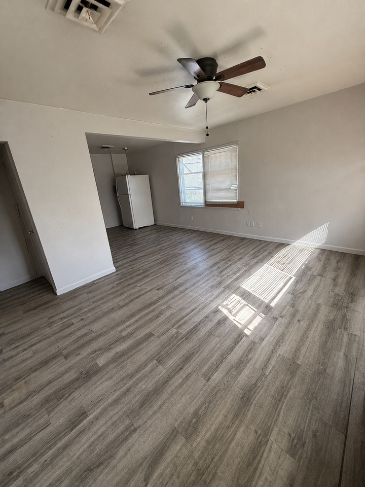 1 Dora Dr - Photo 2 of 7