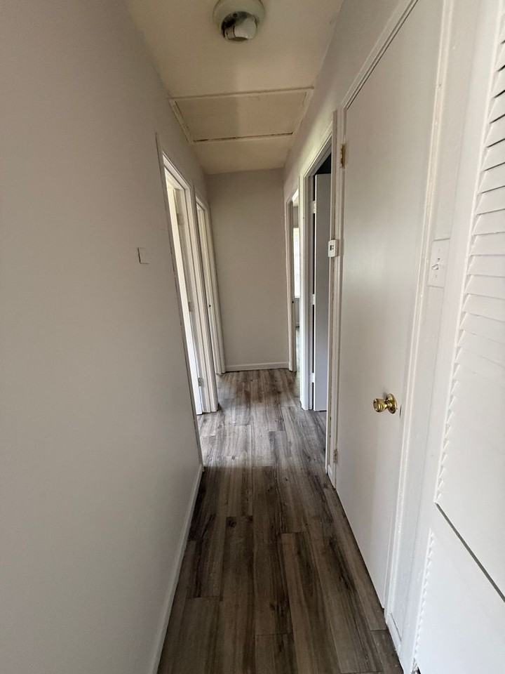 1 Dora Dr - Photo 4 of 7