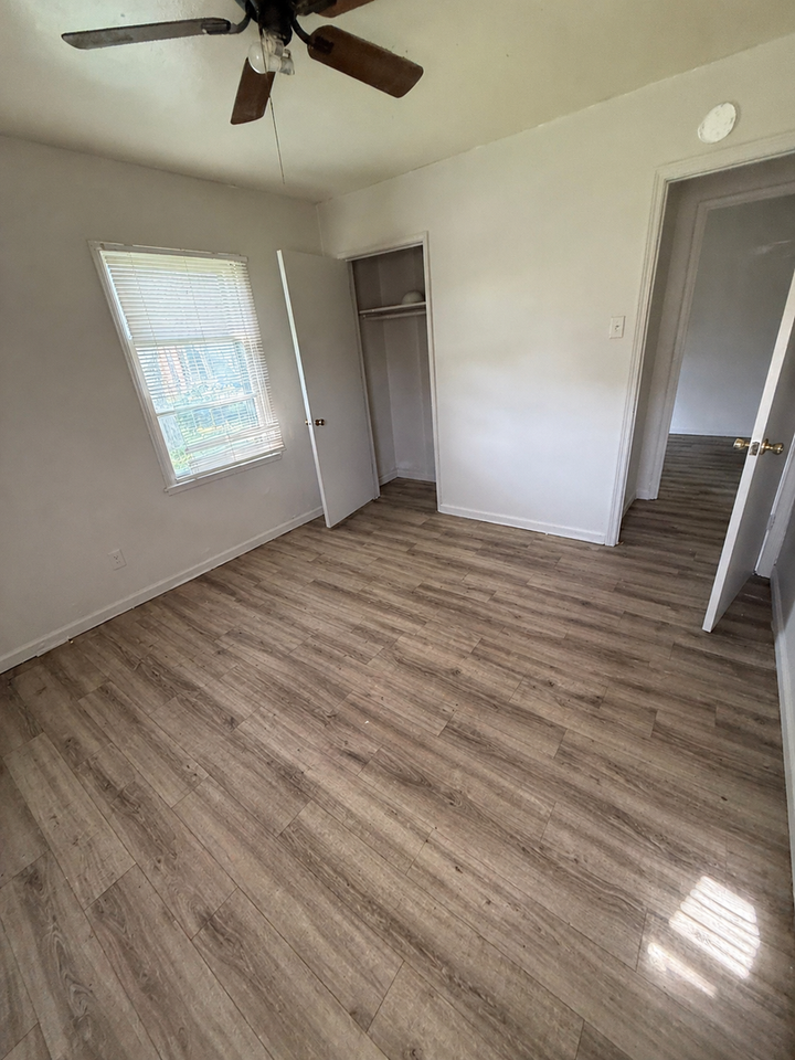 1 Dora Dr - Photo 5 of 7