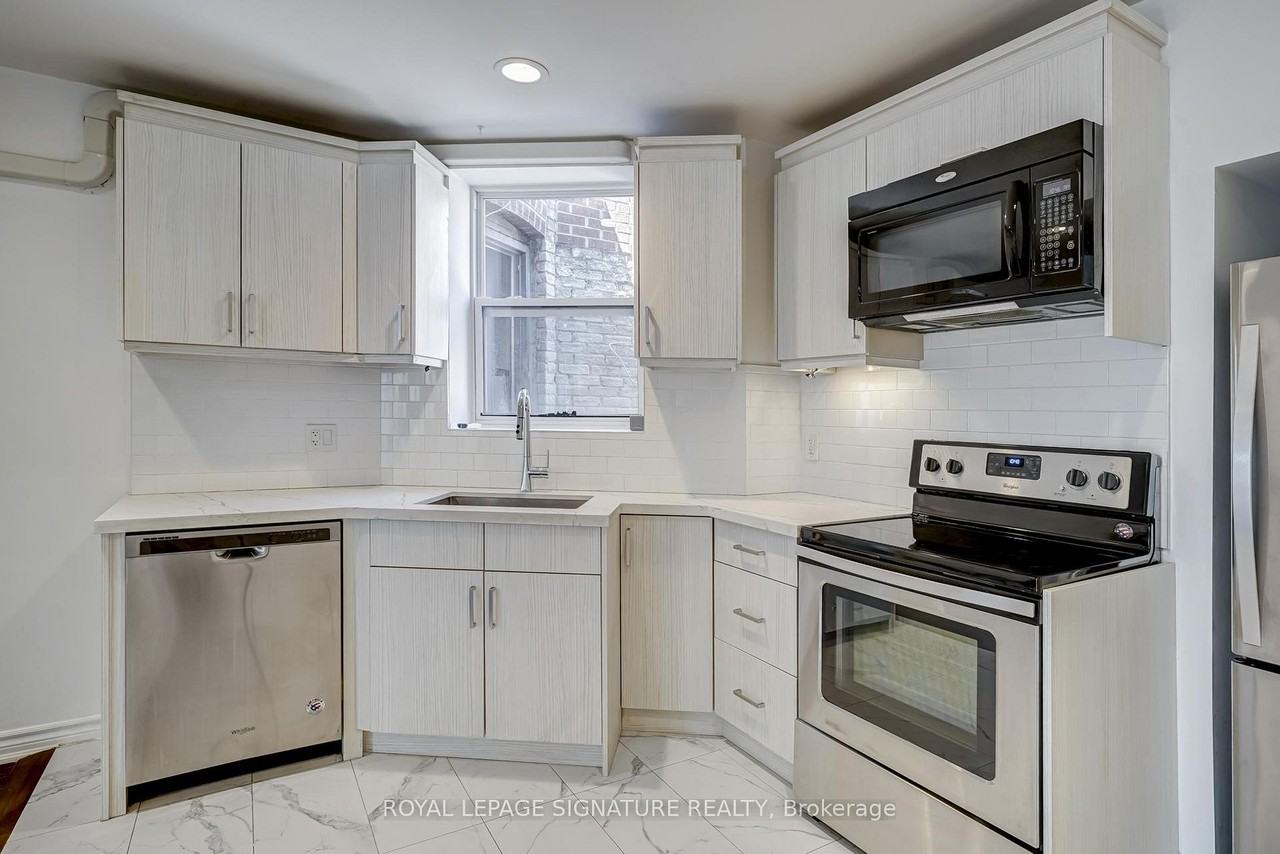 1116 College Street #3rd Fl - Photo 3 of 16