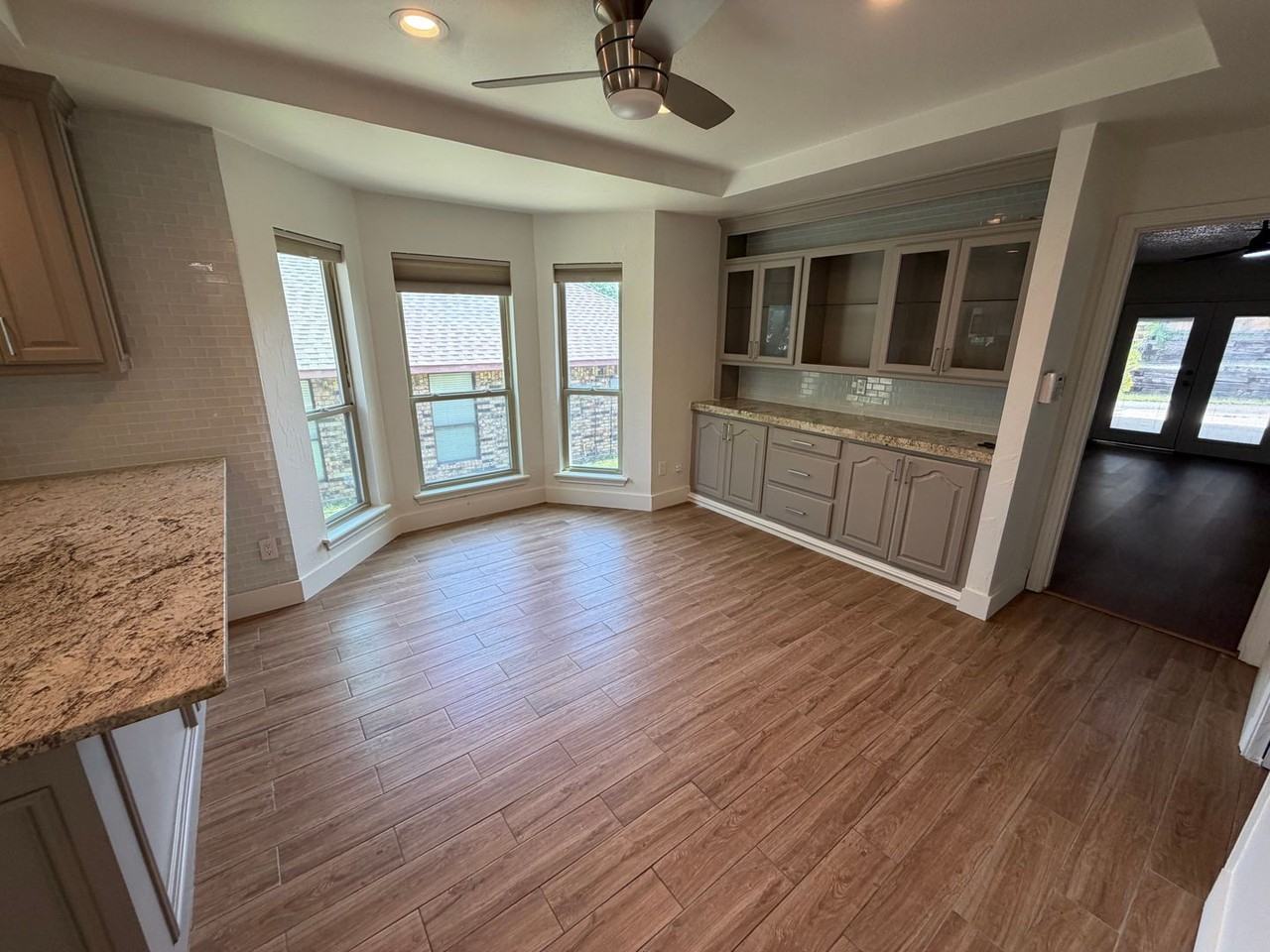 4909 Van Ness St - Photo 5 of 21