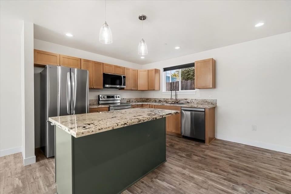 511 775 E Street - B #B - Photo 3 of 26