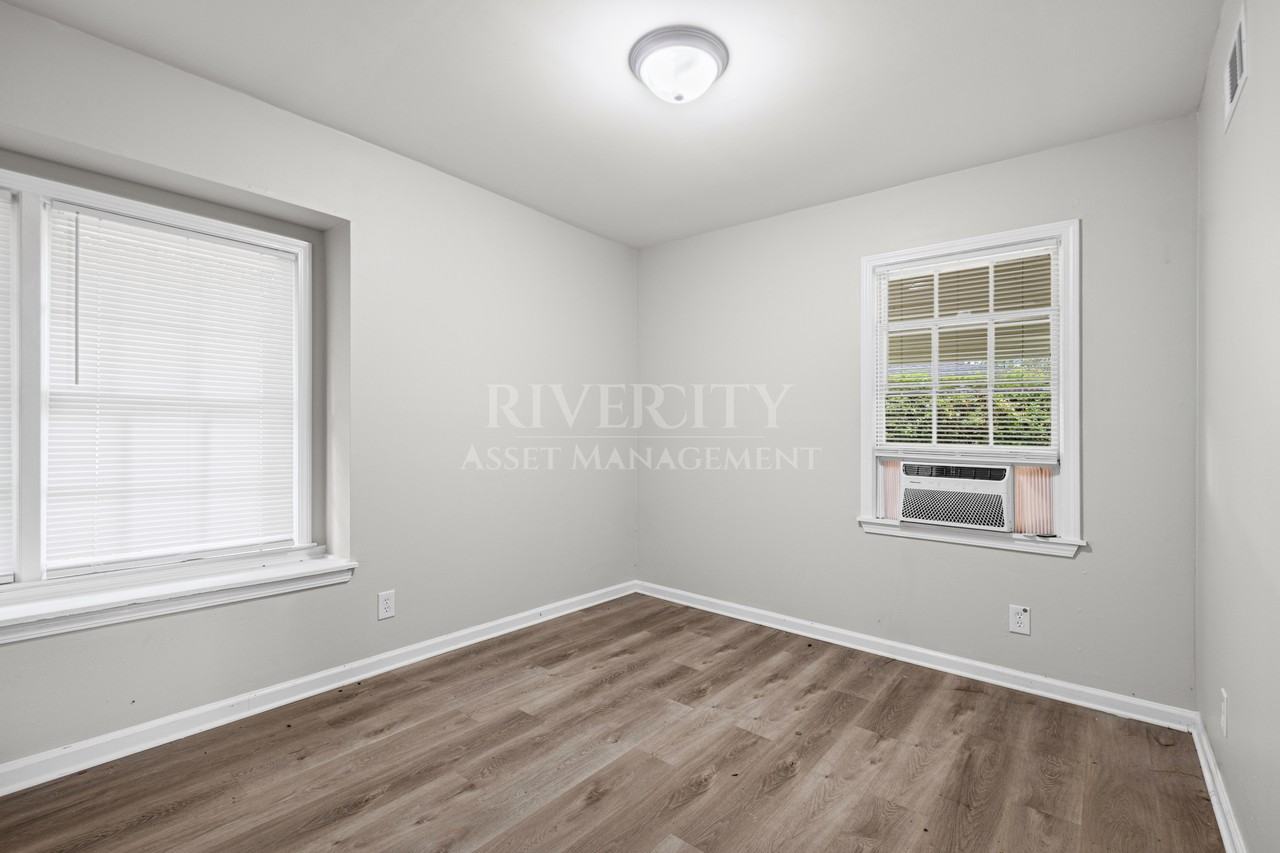 1381 Laudeen Dr #1 - Photo 5 of 18