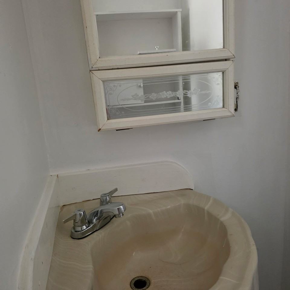 323 Lenox Ave #2 - Photo 5 of 6