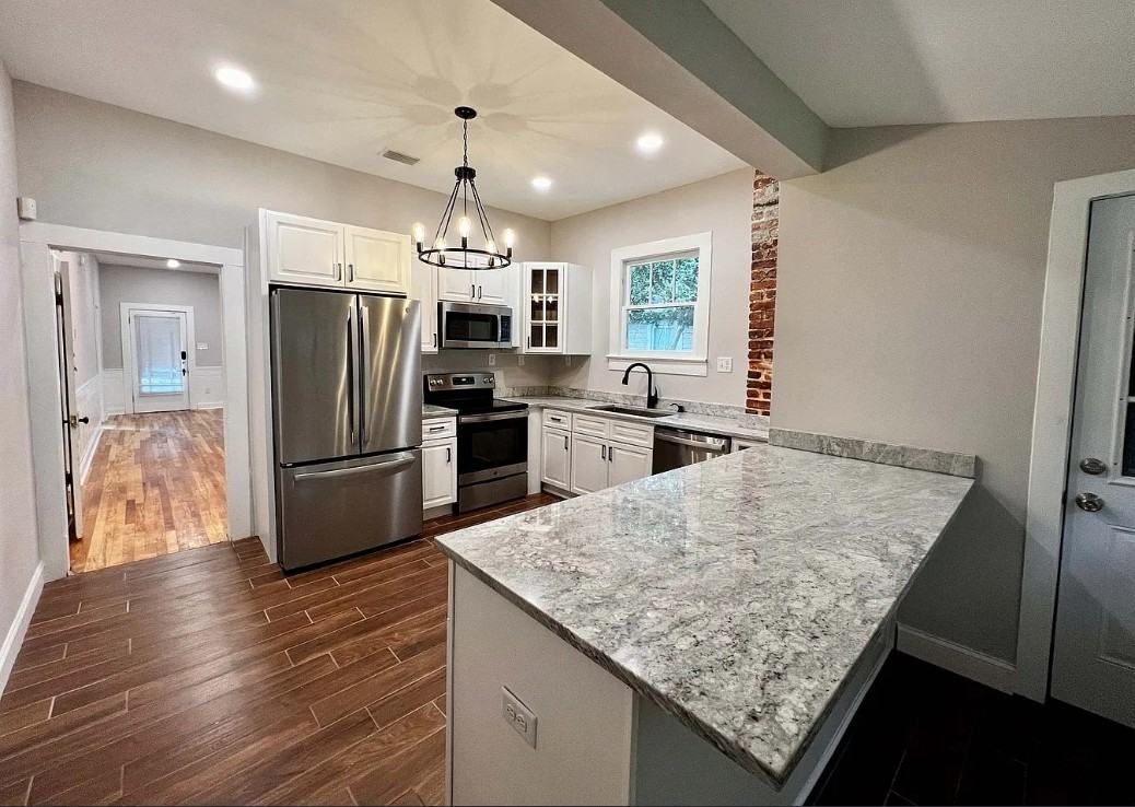209 S Fulton St #1 - Photo 4 of 22