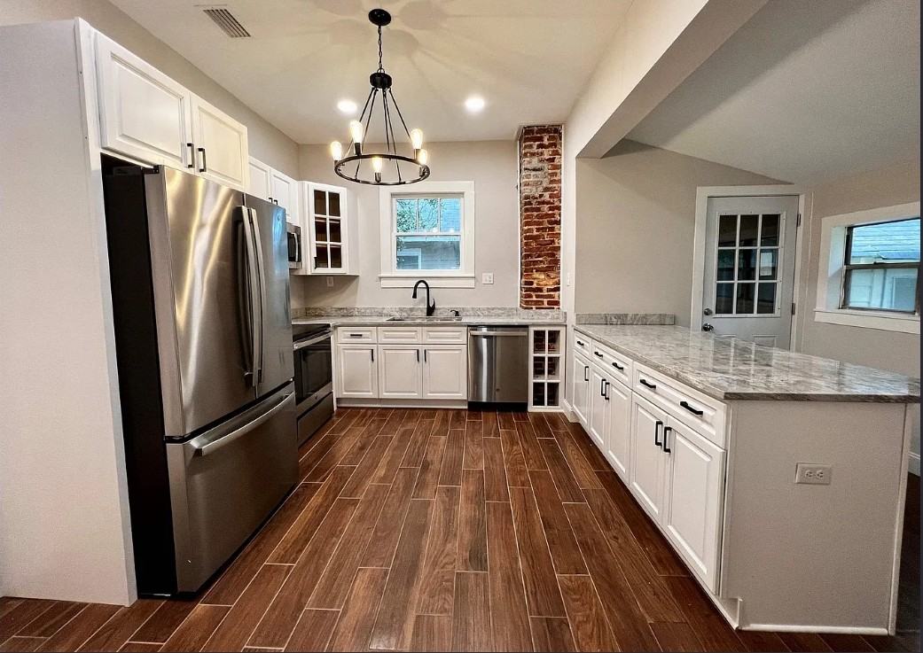 209 S Fulton St #1 - Photo 5 of 22