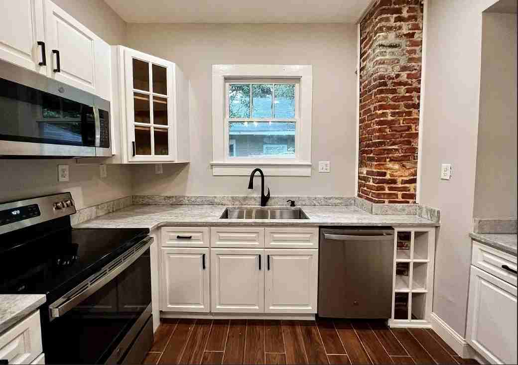 209 S Fulton St #1 - Photo 6 of 22