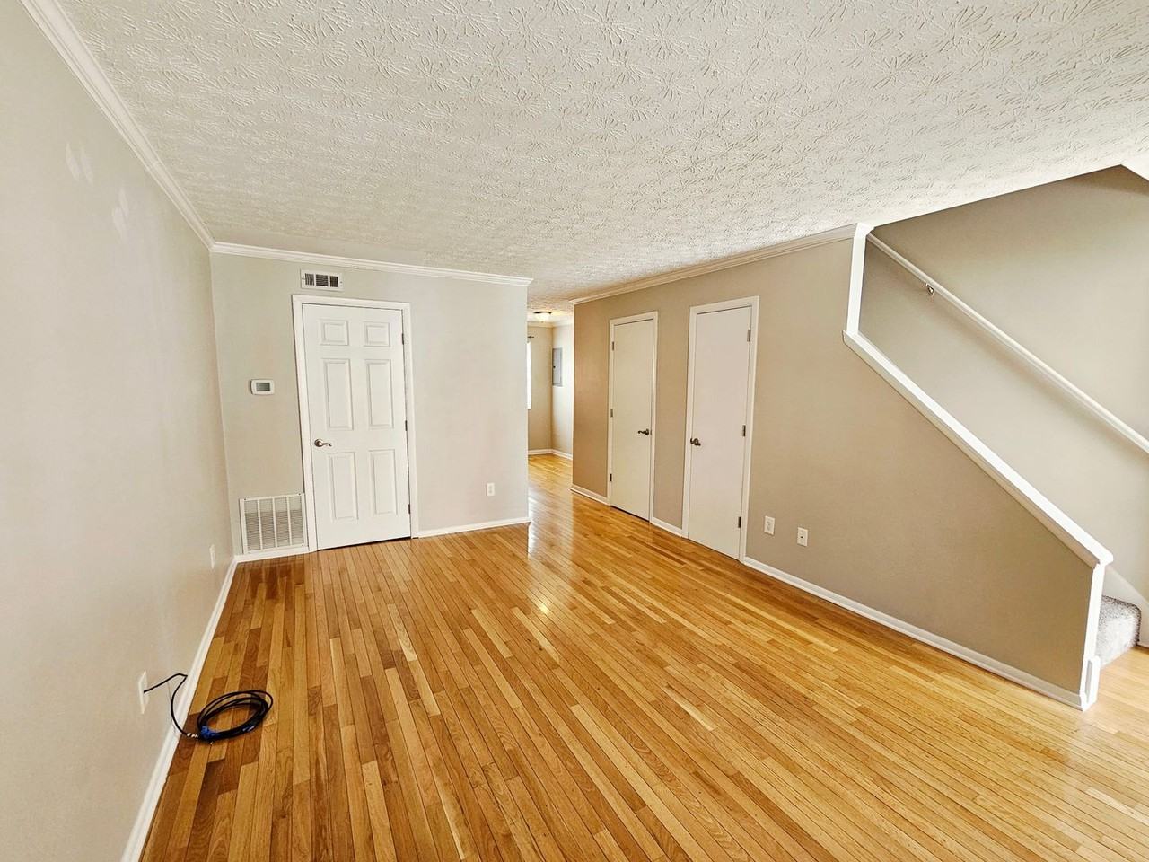 3054 Dorris Ave - Photo 2 of 33