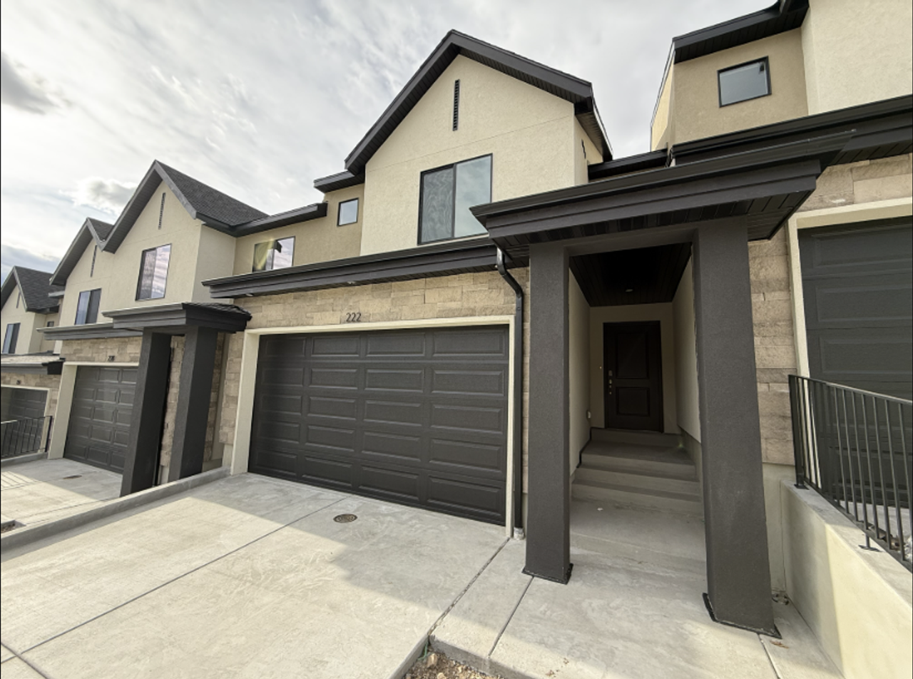 222 E Glencoe Dr - Photo 2 of 19