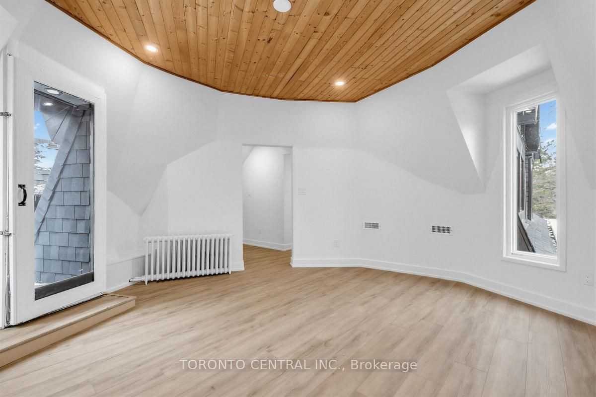 171 Parkside Drive - Photo 2 of 15