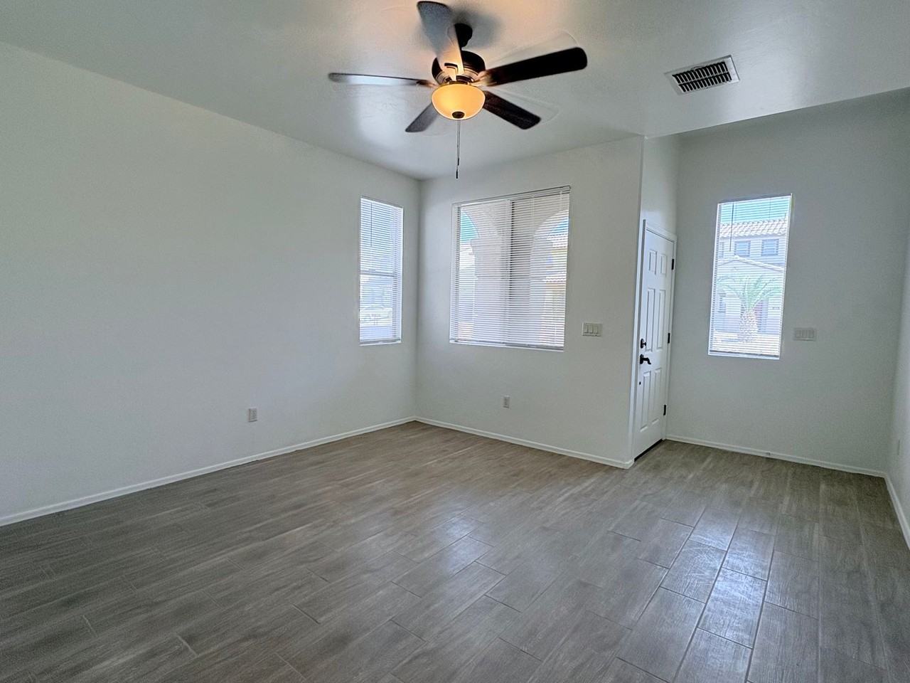 1680 W Green Thicket Way - Photo 2 of 35