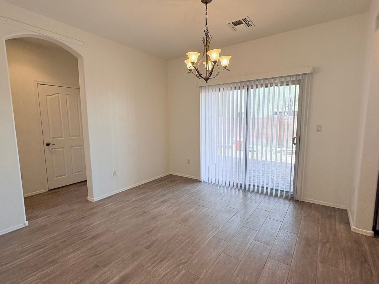 1680 W Green Thicket Way - Photo 3 of 35