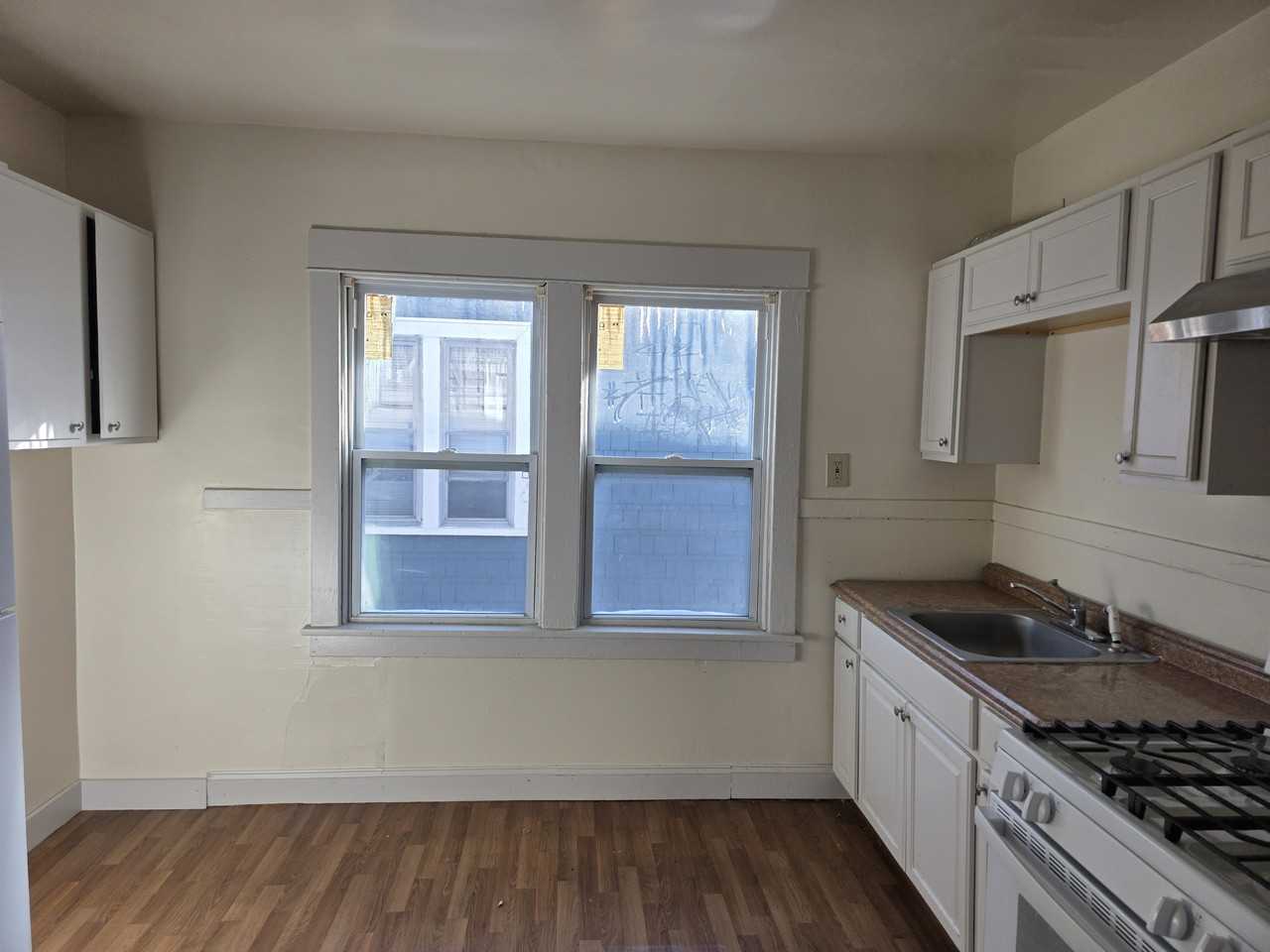 265 Lisbon Ave #2 - Photo 6 of 11