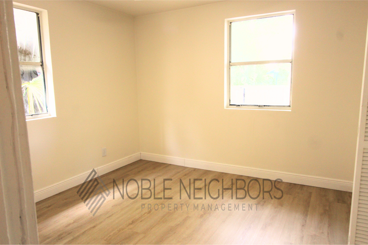 1227 W 3rd St #1 - Photo 7 of 18