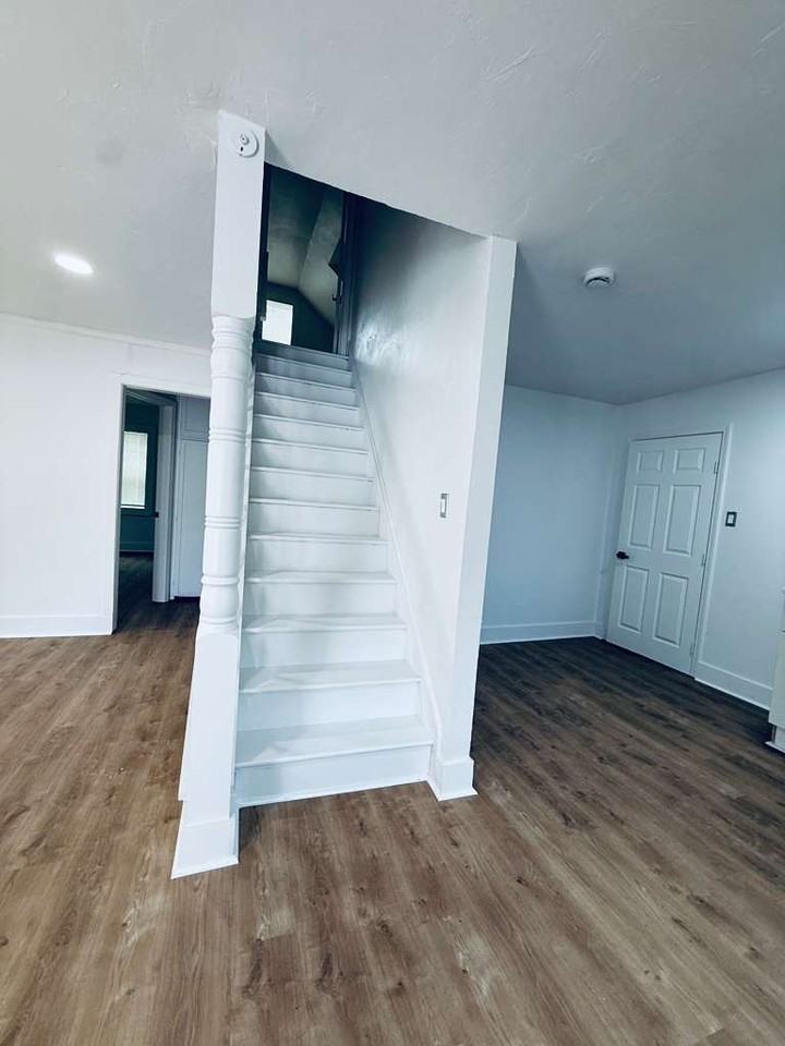 124 E Northrup Dr #1 - Photo 4 of 11