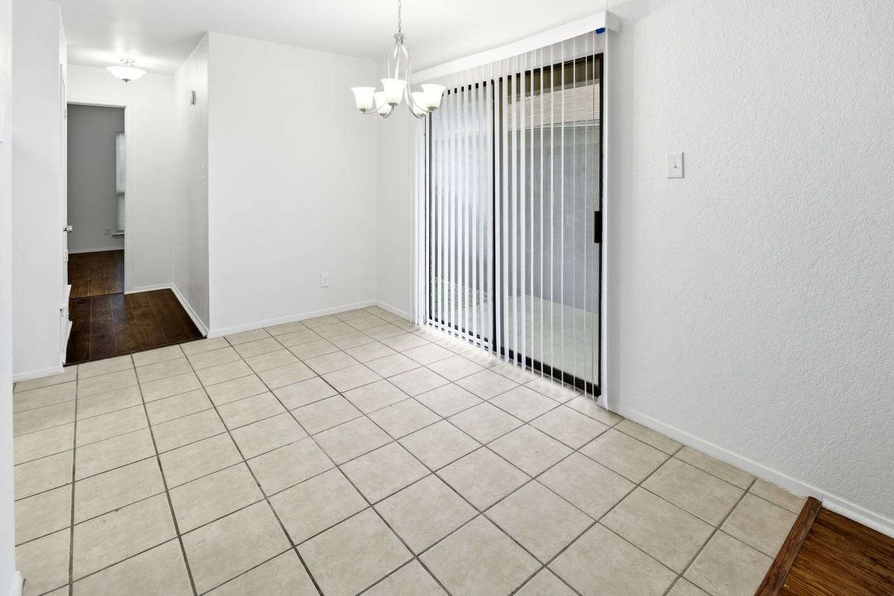 3324 Green Ridge St #1 - Photo 5 of 18