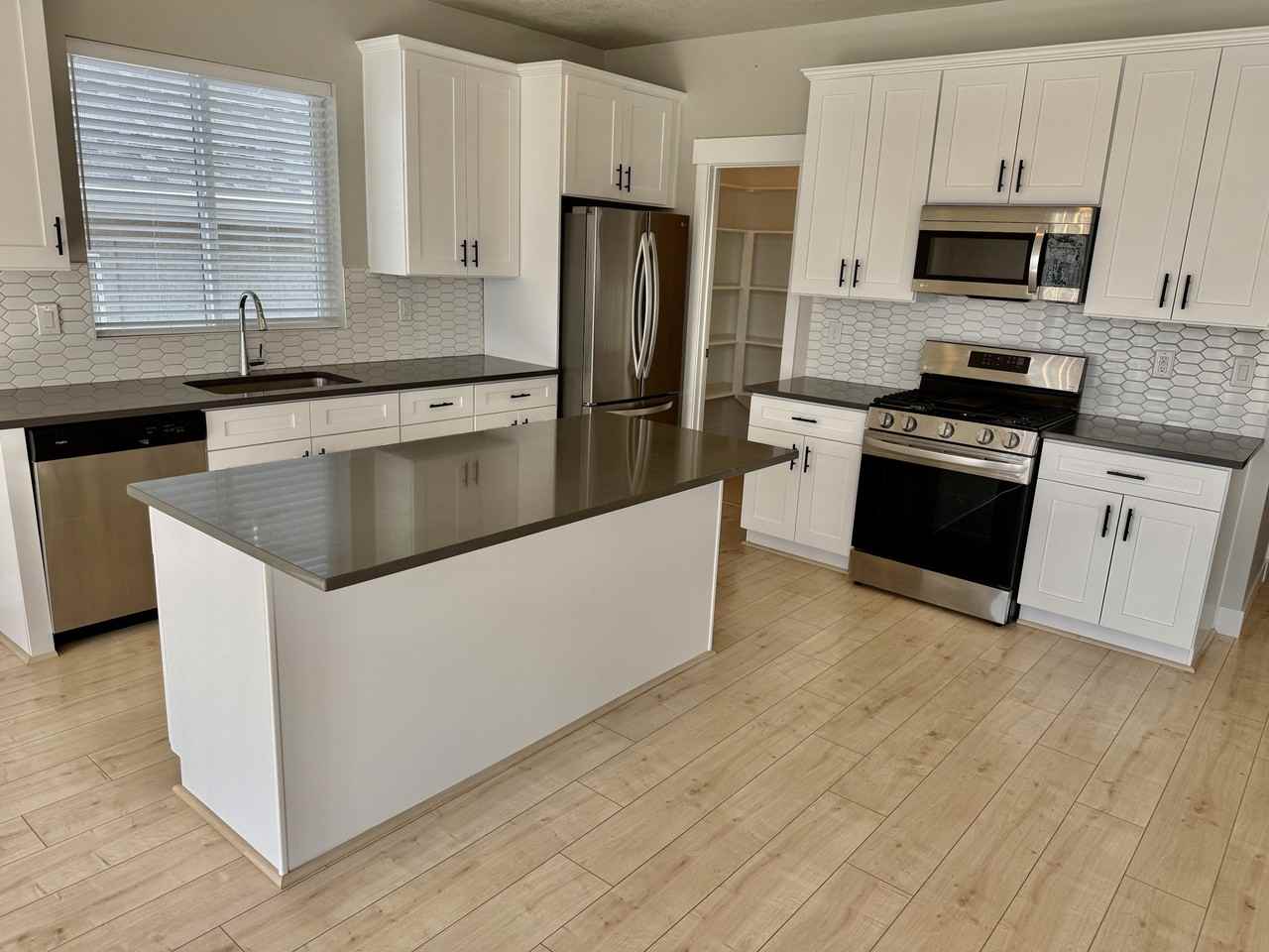 7646 S Waverly Hills Ln - Photo 3 of 27