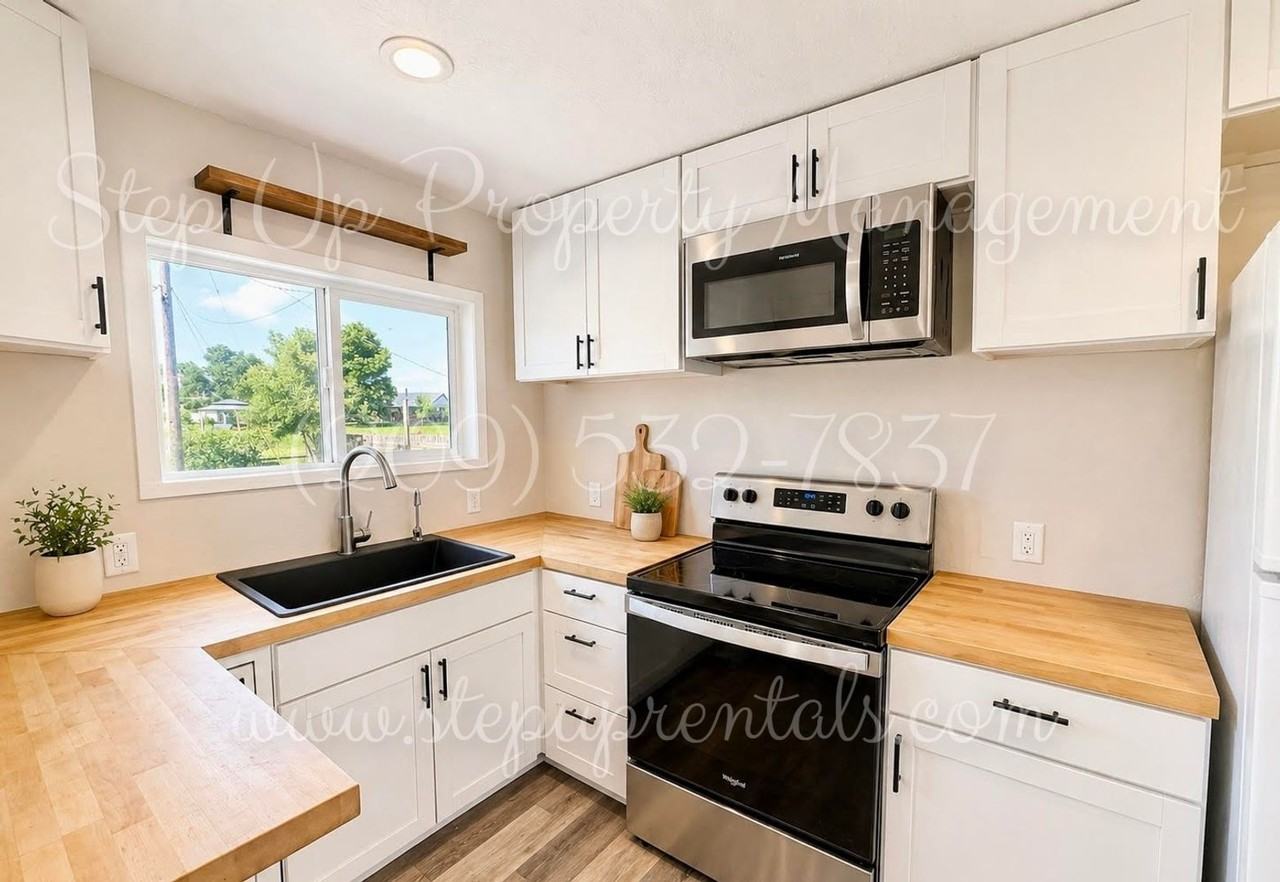 9885 9885 Maiden Ln - Photo 5 of 16