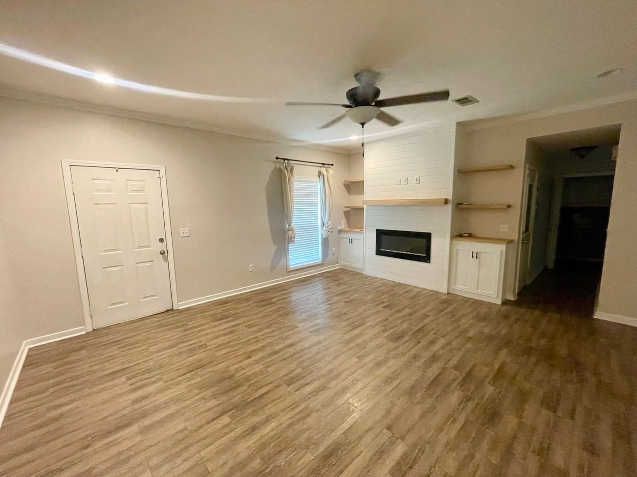 229 Holmar Dr - Photo 3 of 8