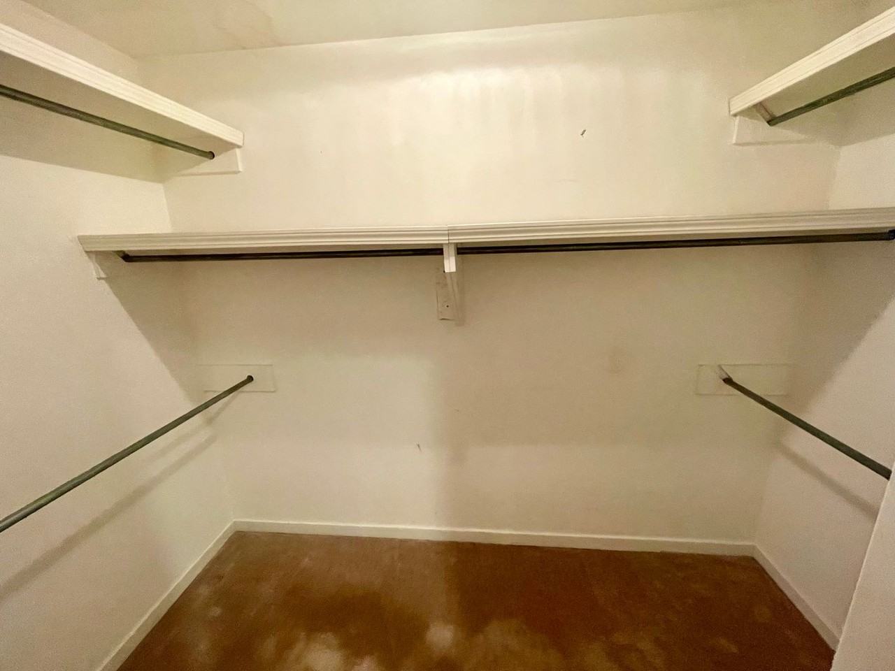 229 Holmar Dr - Photo 7 of 8