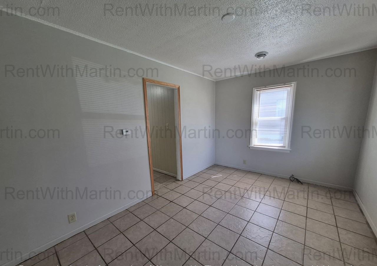 1132 Ackermant St - Photo 2 of 15