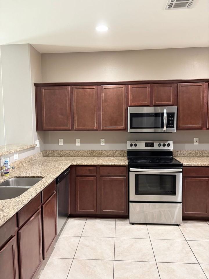 7242 N 77th Dr - Photo 2 of 19