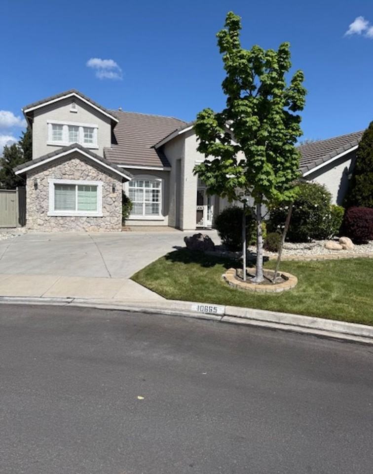 10665 Blue Moon Ct - Photo 2 of 33