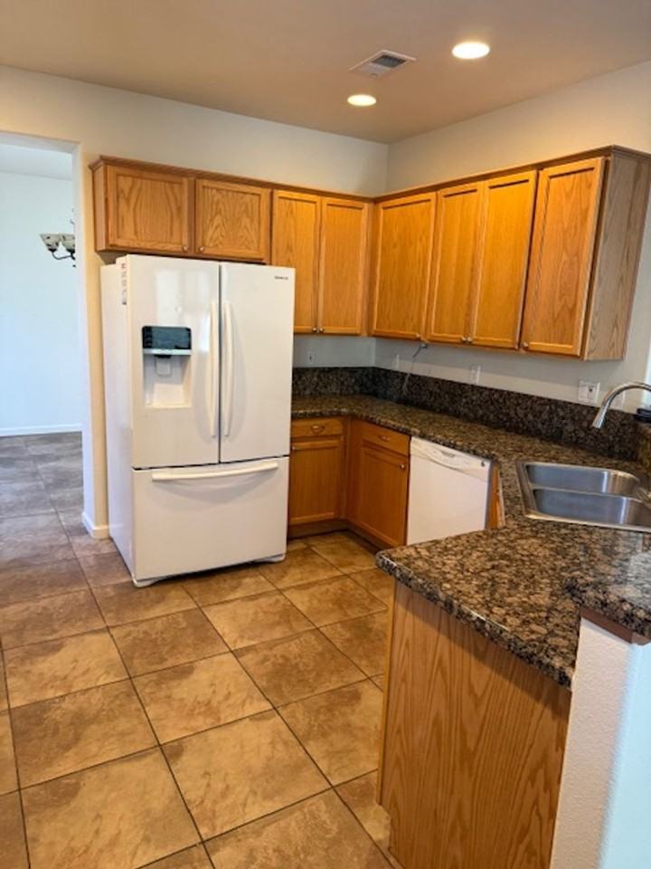 10665 Blue Moon Ct - Photo 5 of 33