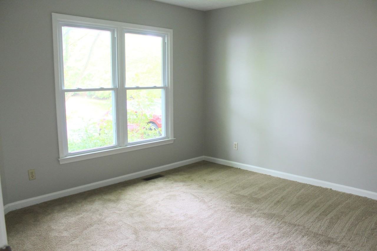 736 Woodland Dr - Photo 4 of 29