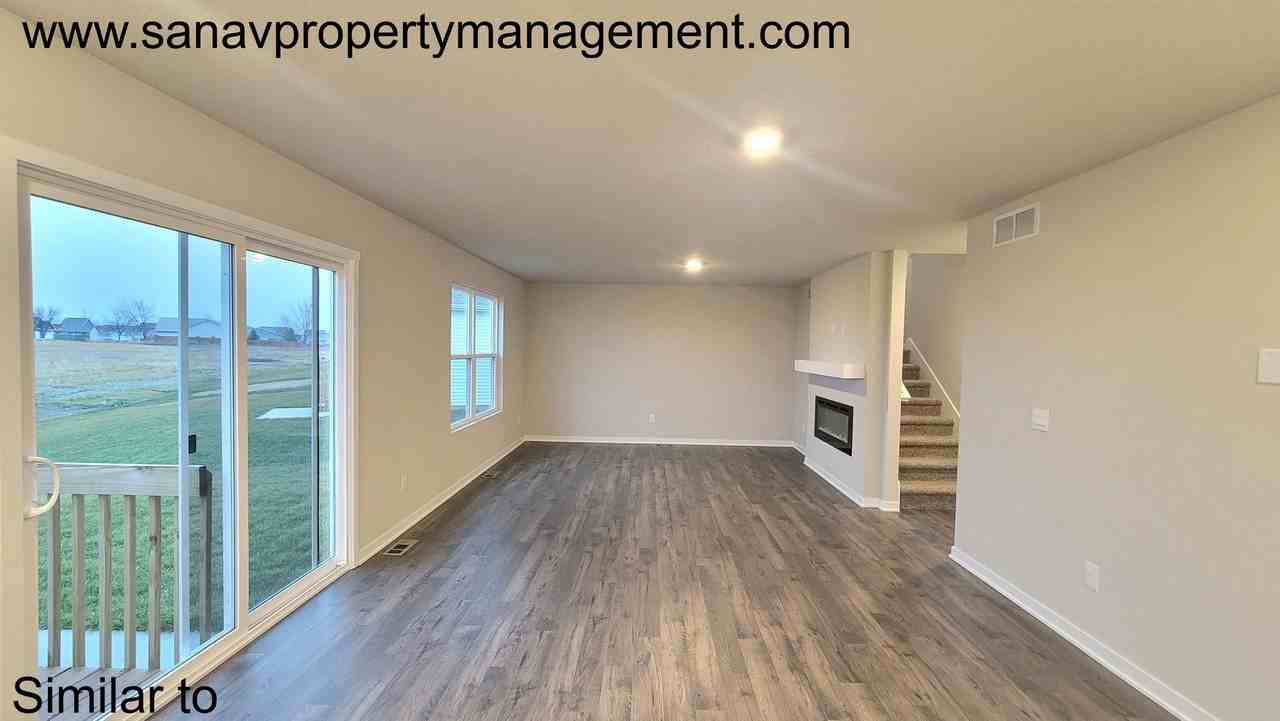 1101 Cove St Se - Photo 4 of 13