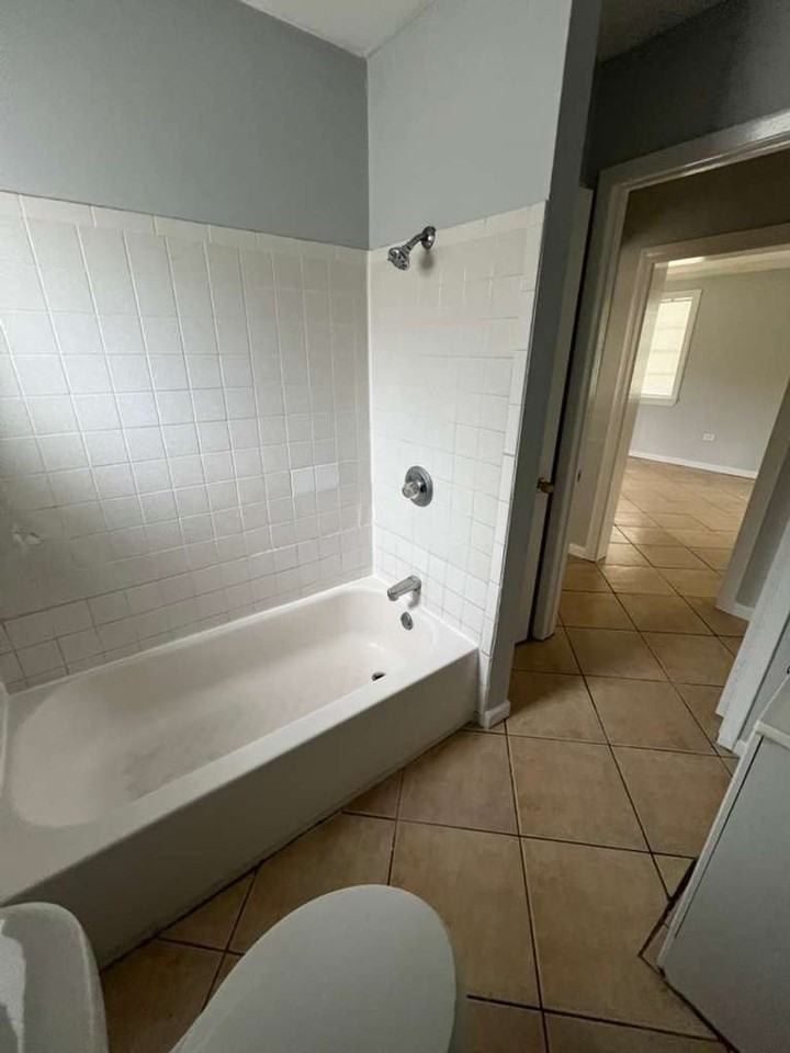 820 W 13th St - Photo 7 of 8