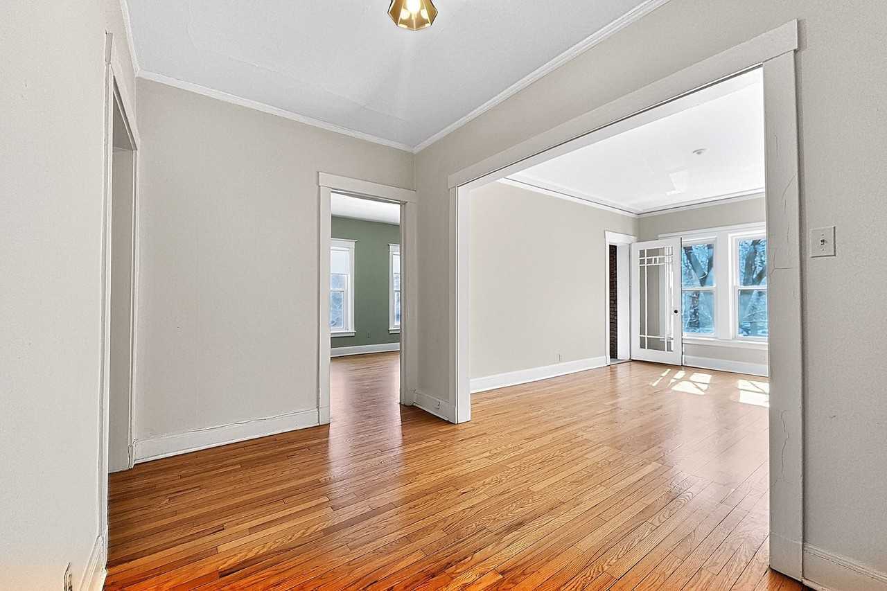 1302 W Rosemont Ave - Photo 6 of 30
