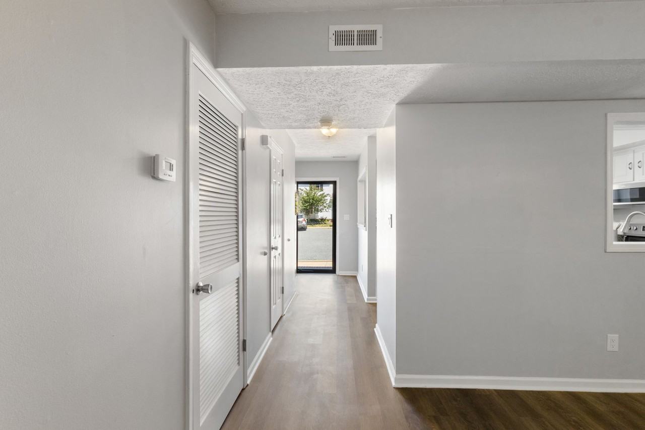 15 Otsego Dr - Photo 2 of 13